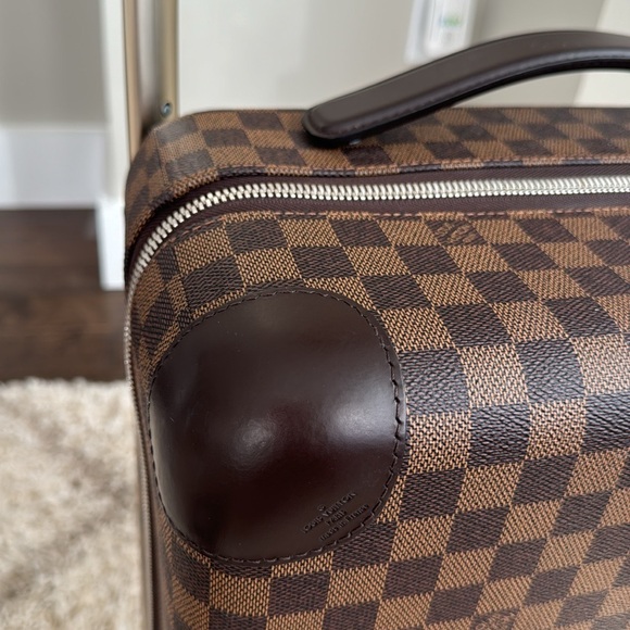 Beautiful Louis Vuitton Damier carryon suit case - Picture 8 of 13